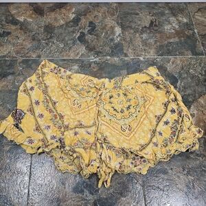 3/$15 urban rebel high rise boho shorts ruffled hems & pockets women's size 2X